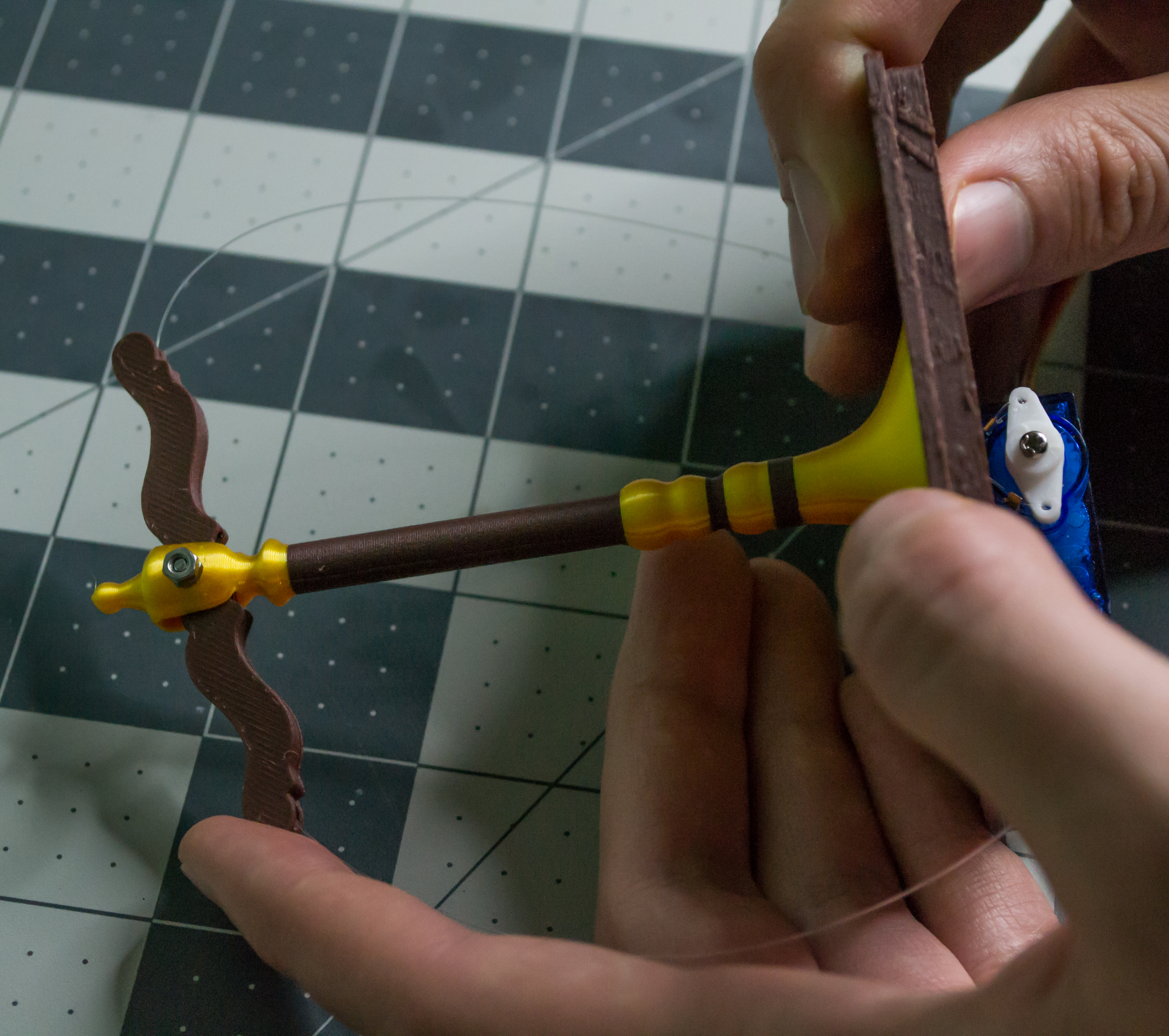 Slightly tensioning the line by tugging on the lever on VintageScale.