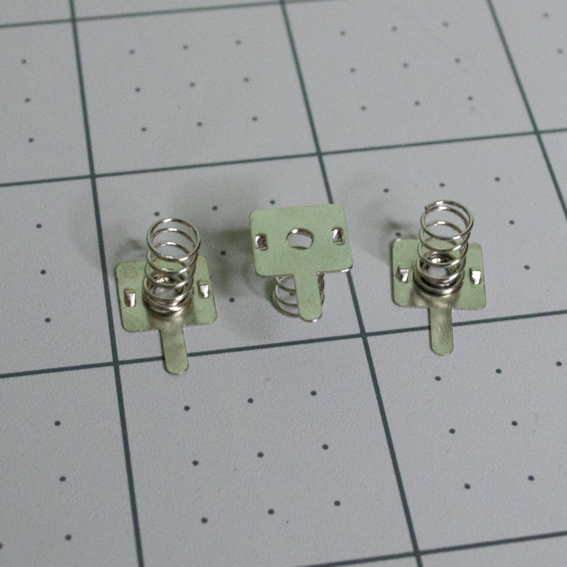Metal spring battery contact plates for VintageScale.